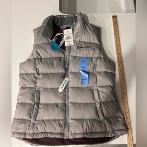 Free Country NEW WITH TAGS Womens Silver and Burgundy Puffer Vest Size Large